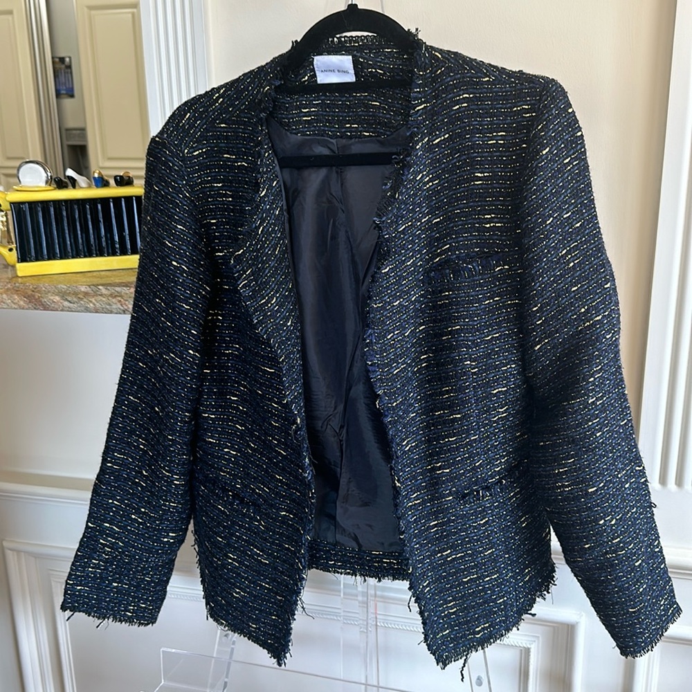 Casual blazer, blue w gold metallic pattern, open front , slit pockets